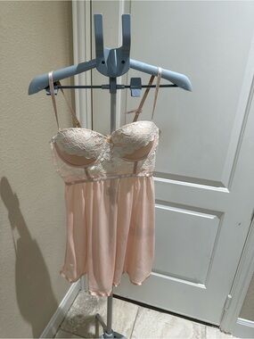Daisy Fuentes Peach Lace-Trim Babydoll Chemise